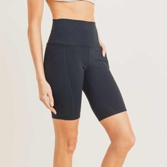 Pants - NWT Black Work Out Shorts with Side Pocket Highwai